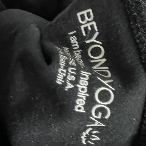 Beyond Yoga Workout Top - Picture 4 of 4